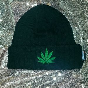 MARY JANE BEANIE